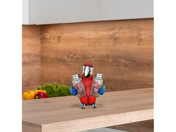 DWK Tasty Crackers Red Parrot Salt Pepper