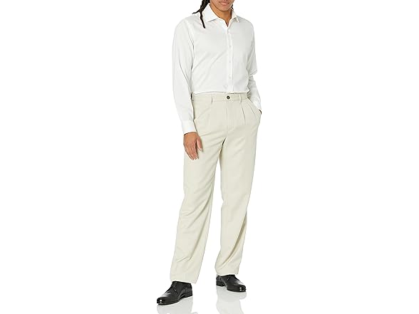 Amazon Essentials Men Classic-fit Pleated Dress Pant
