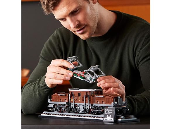 LEGO Crocodile Locomotive 10277