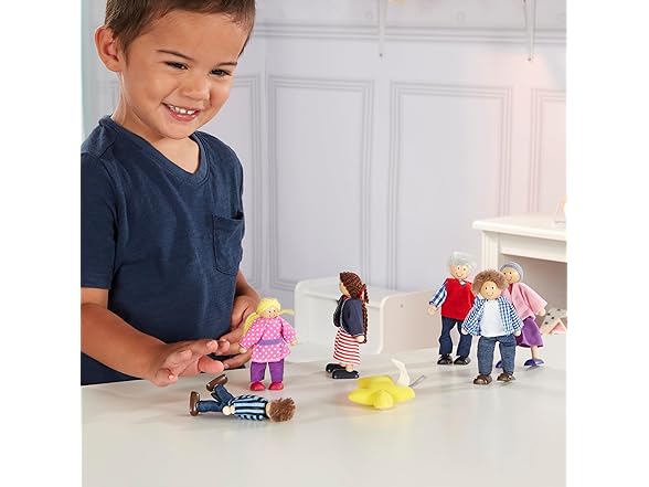 Melissa & Doug 7-Piece Poseable Wooden Doll Family