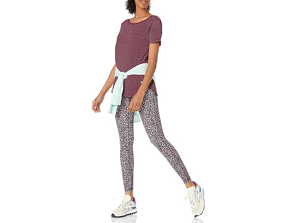 Amazon Essentials Women Studio Relaxed-Fit T-Shirt