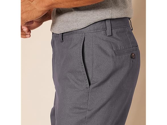 Amazon Essentials Mens Slim Fit 9' Shorts