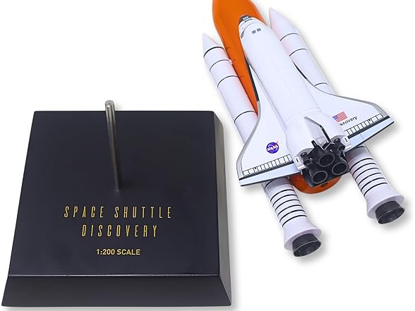 Executive Series Space Shuttle Discovery 1/200 Scale