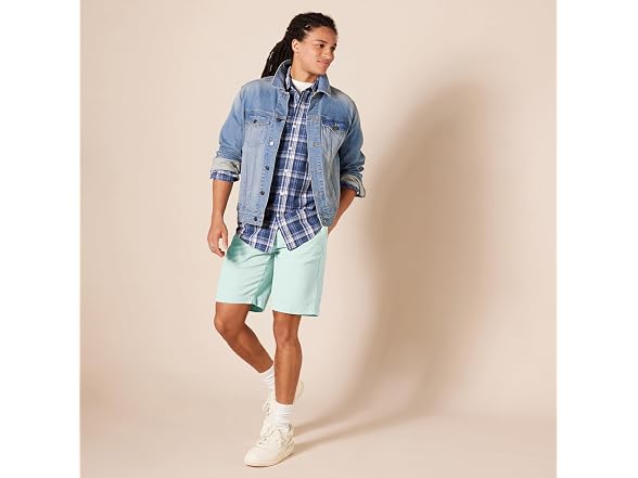 Amazon Essentials Men Classic-fit 9" Short