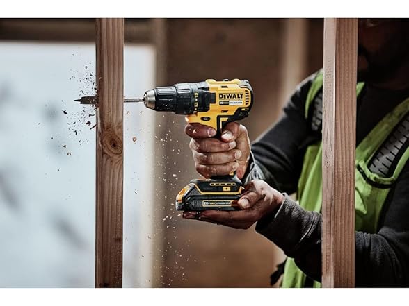 DEWALT DCD777C2 20V MAX Cordless Drill/Driver Kit
