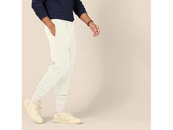 Amazon Essentials Men's Relaxed-Fit Fleece Joggers
