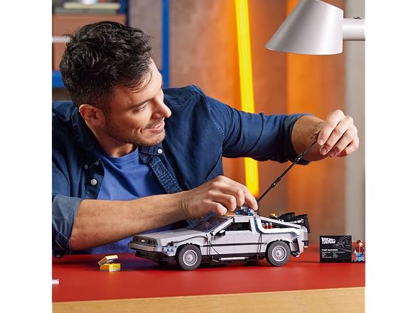 LEGO 10300 Icons Back to the Future Time Machine