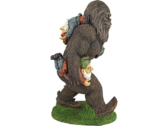 Design Toscano Schlepping the Garden Gnomes