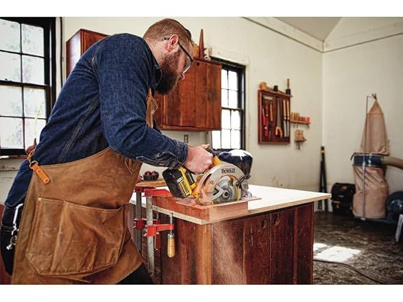 DEWALT DCS570P1 20V MAX 7-1/4-Inch Circular Saw