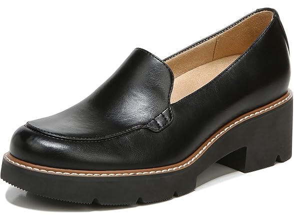 Naturalizer Womens Cabaret Slip On Lightweight Lug Heeled Loafer 7W