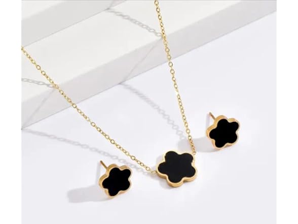 Five Leaf Clover Jewelry Set