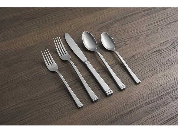 Cambridge Riley Rumble 20-Piece Fine Flatware Set