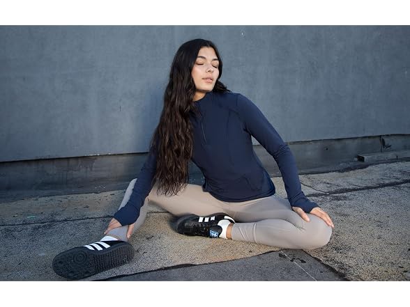 Yogalicious Women (M) Half Zip Lightweight Jacket