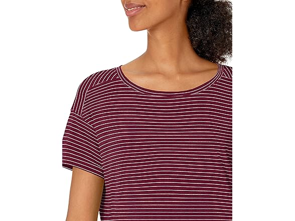 Amazon Essentials Women Studio Relaxed-Fit T-Shirt